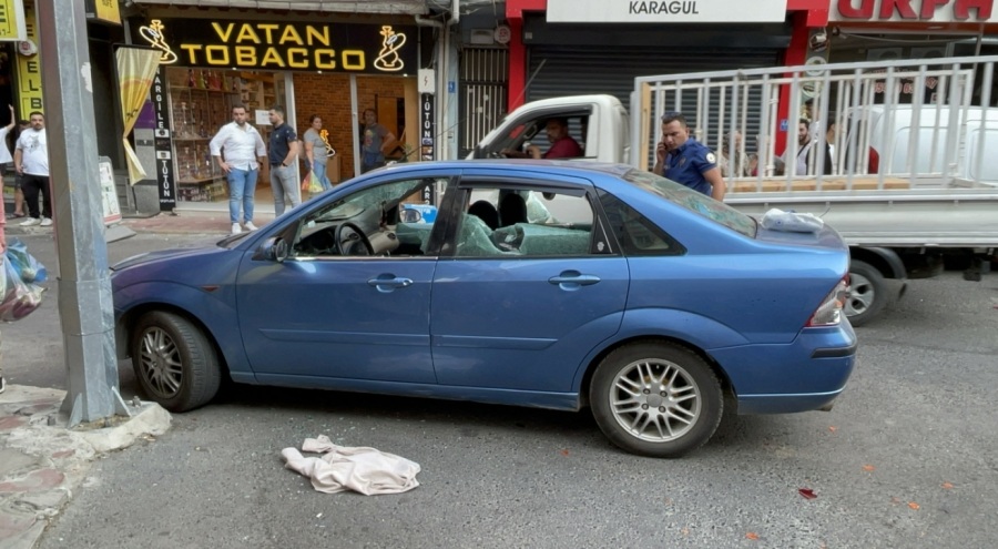 Darbettiği kişinin otomobiline zarar verip kaçtı!
