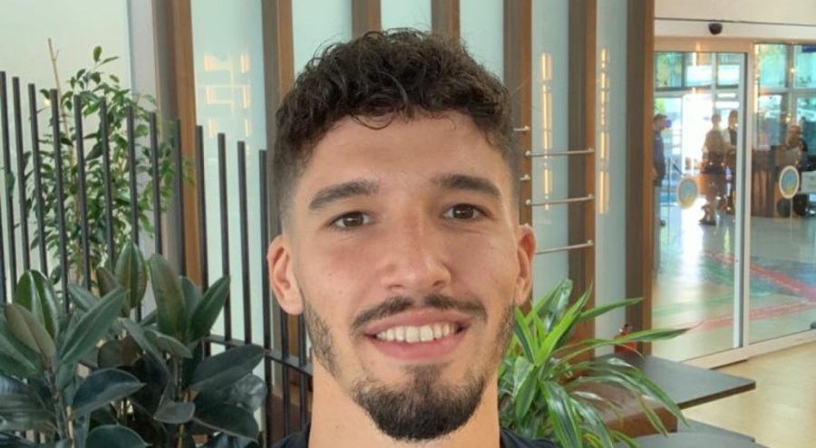 Altay Bayındır, İngiltere'ye gitti