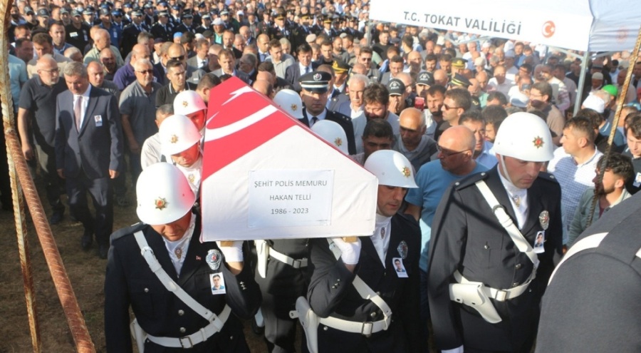 Polis memuru Hakan Telli, gözyaşları arasında son yolculuğuna uğurlandı