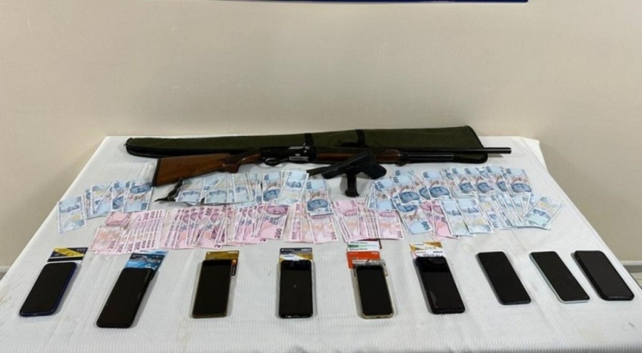 İzmir'de ''Otel sahibiyiz'' deyip 15 milyon TL dolandırdılar