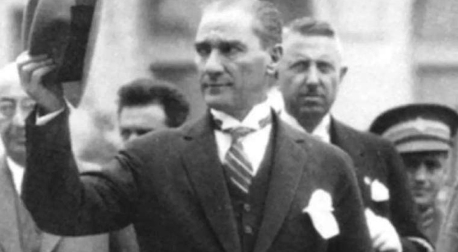 Özdağ'dan "Bursa Valiliği'nden Atatürk anmasına 'izin' çıkmadı" iddiası