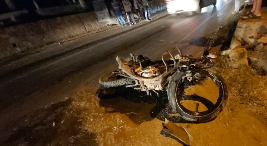 Bursa İznik'te motosikletle otomobil çarpıştı!