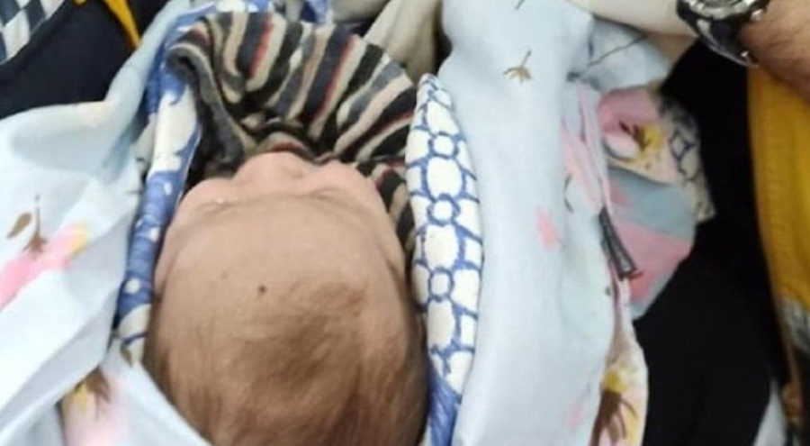 Annesi tarafından arabada unutulan bebek sıcaktan öldü