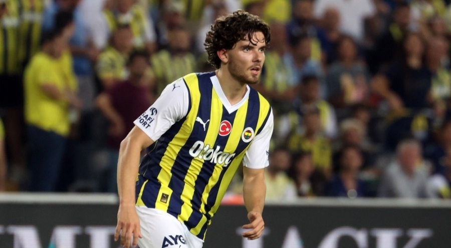 Fenerbahçe'ye Ferdi Kadıoğlu'ndan kötü haber geldi!