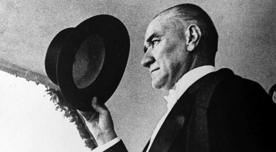 Mustafa Kemal Atatürk'ün özel koleksiyondaki el yazısı notları ortaya çıktı
