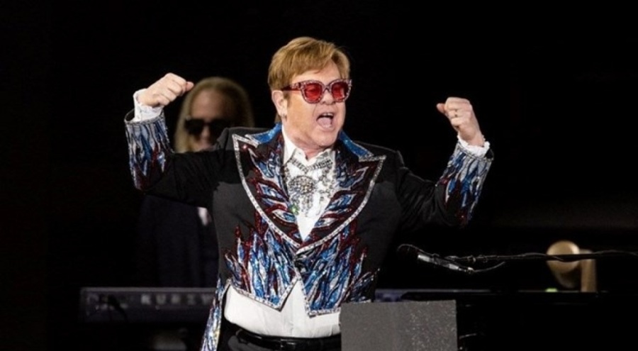 İngiliz şarkıcı Elton John'dan kötü haber