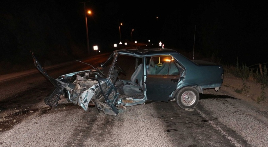 Çankırı'da iki otomobil birbirine girdi: Çok sayıda yaralı var!