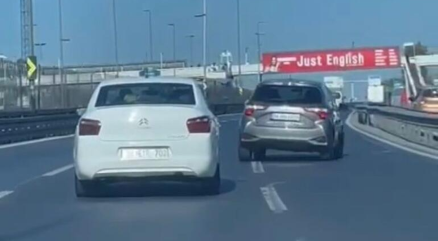 İstanbul E-5'te yol verme kavgası