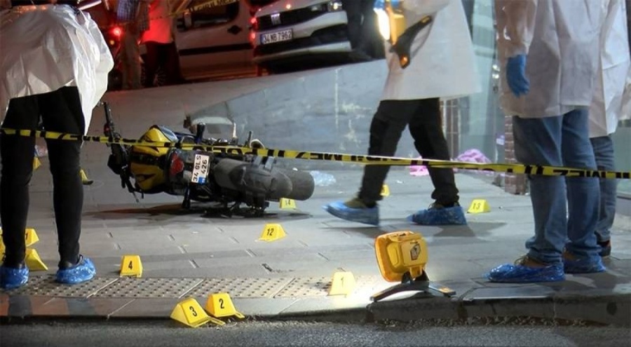 Motokuryeyi sokak ortasında kurşuna dizdiler