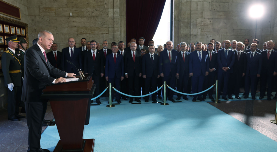 Devlet erkanı Anıtkabir'e ziyarette bulundu