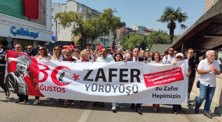 Bursa'da zafer yürüyüşü gerçekleştirildi