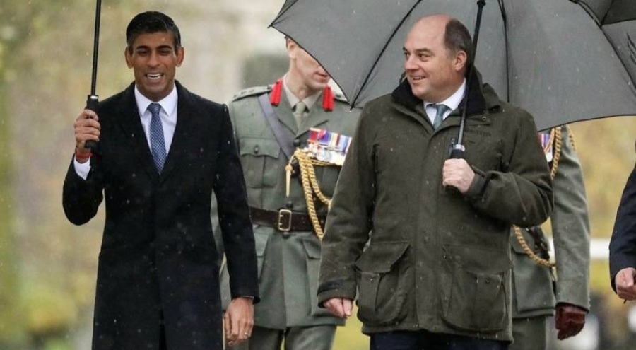 İngiltere Savunma Bakanı istifa etti