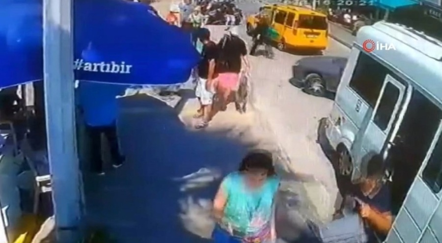 Eliplepsi nöbeti geçiren çocuğu ıslak diye taksiye almadı!