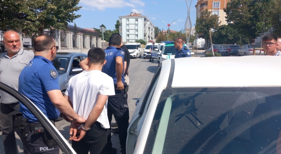 Kırklareli'de göçmen kaçakçılığına gözaltı!