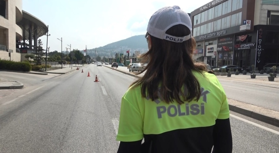 Bursa'da "Önce Yaya" uygulamasında sürücülere ceza yağdı