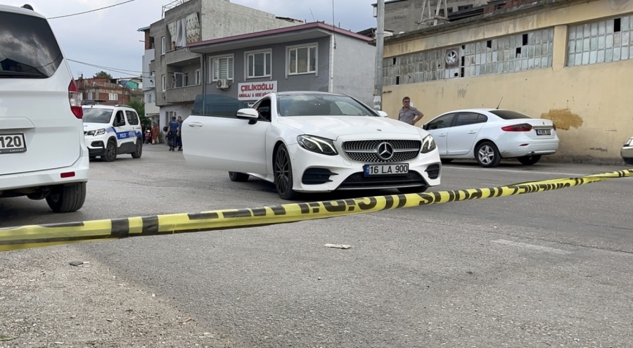 Bursa'da iki arkadaşa trafikte eş zamanlı silahlı saldırı!