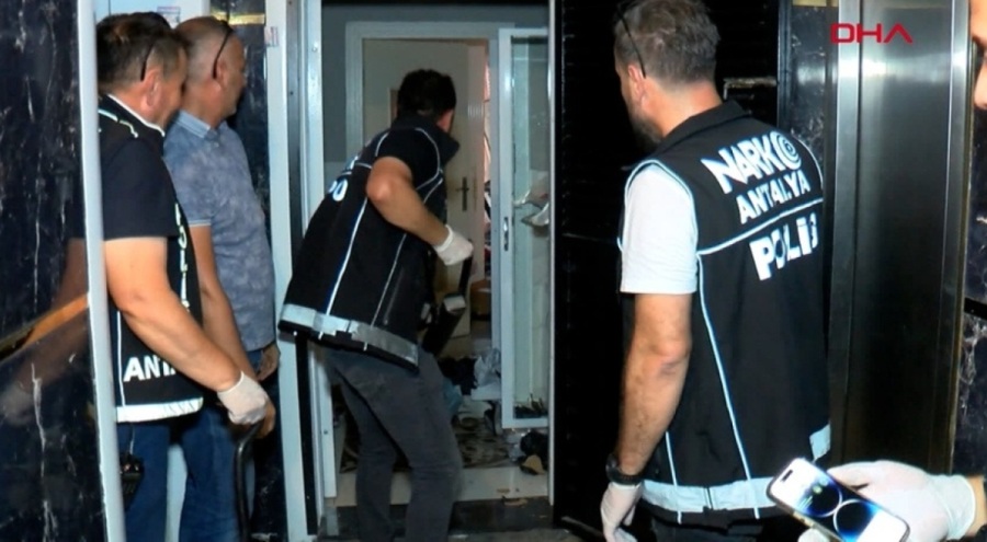 Antalya'da 200 polisle uyuşturucu baskını