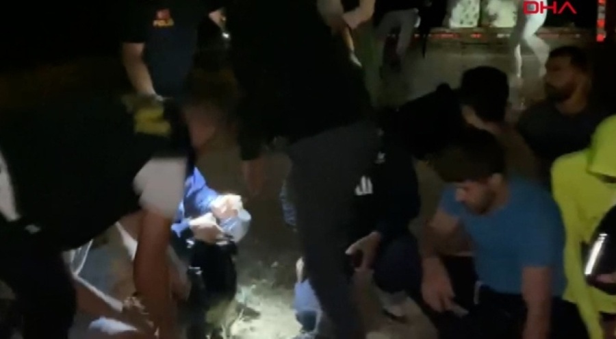 Muğla'da kamyon kasasında 49 kaçak göçmen yakalandı