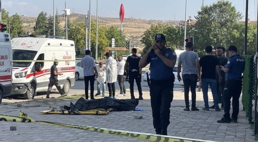 Silahlı çatışmada ortalık savaş alanına döndü! Sağlık ekibinin gözü önünde öldürüldü