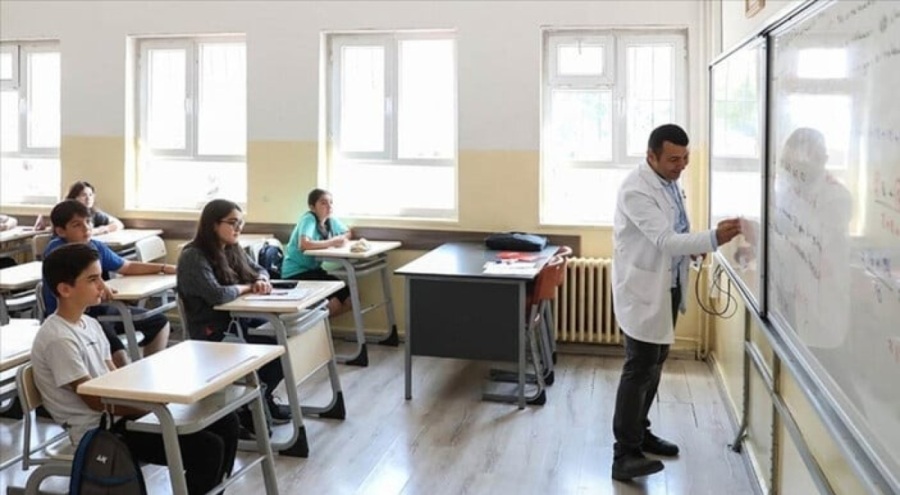 Depremden ağır etkilenen illerdeki öğretmenlere mazerete bağlı tayin hakkı