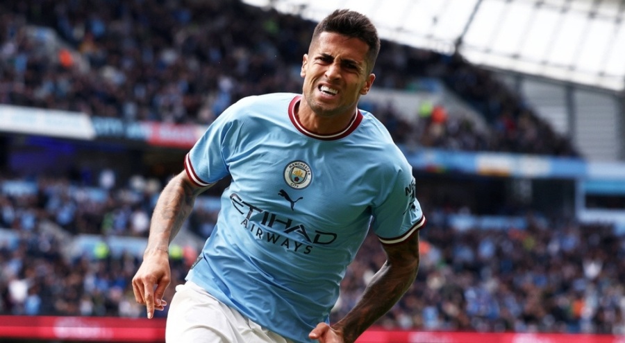 Barcelona, Joao Cancelo'yu kadrosuna kattı