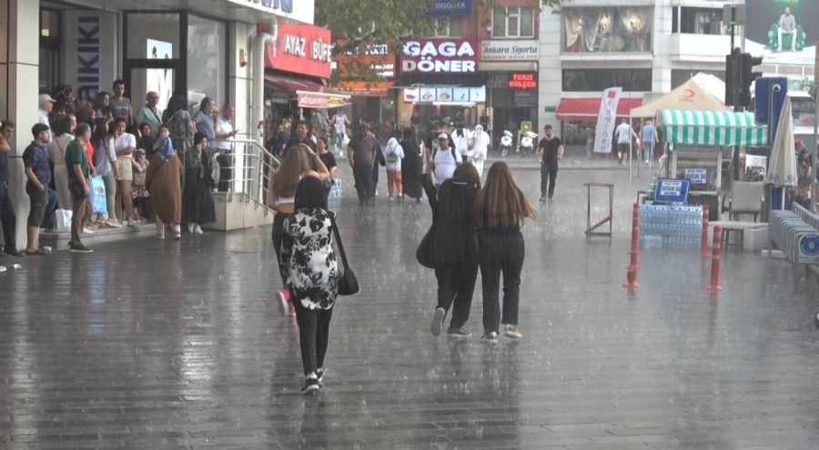 Bursalılar sağanağa hazırlıksız yakalandı
