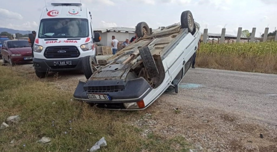 Bilecik'te otomobil takla attı! Yaralılar var