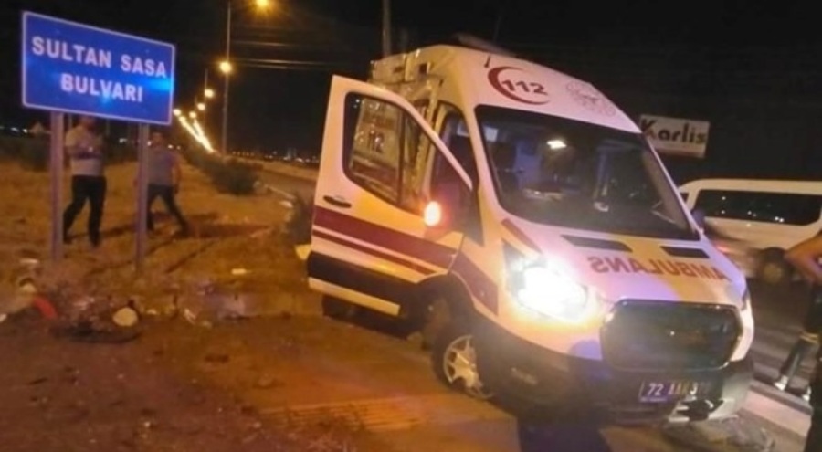 Ambulans ile belediye otobüsü çarpıştı! Yaralılar var