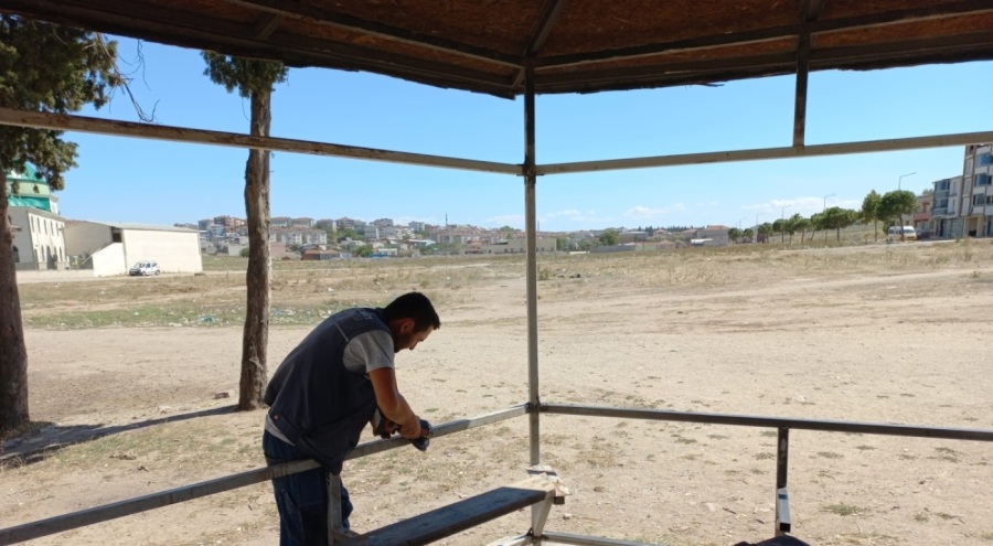 Bursa Karacabey'de park tadilat çalışmaları devam ediyor