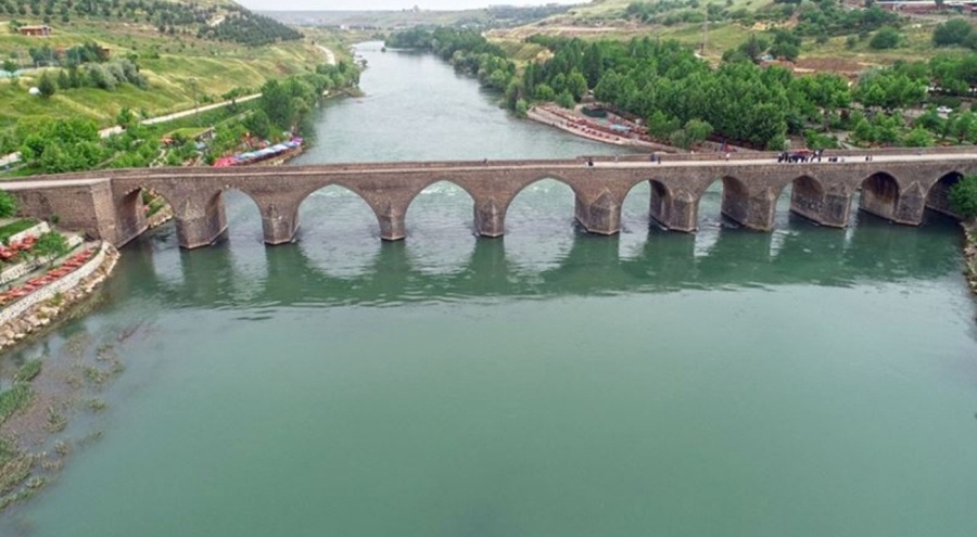 19 yaşındaki Seyit, Dicle Nehri'nde kayboldu