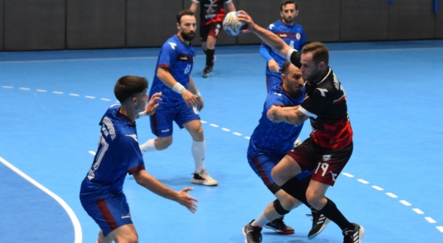 Hentbol Erkekler Süper Lig'inde Nilüfer Belediyespor, Trabzon Büyükşehir Belediyespor'u yendi