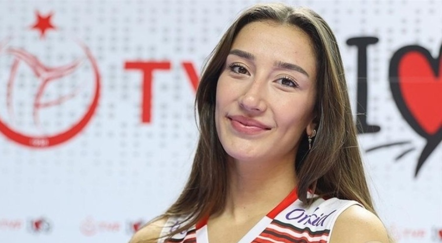 Akşener'den milli voleybolcu Hande Baladın'a tebrik telefonu