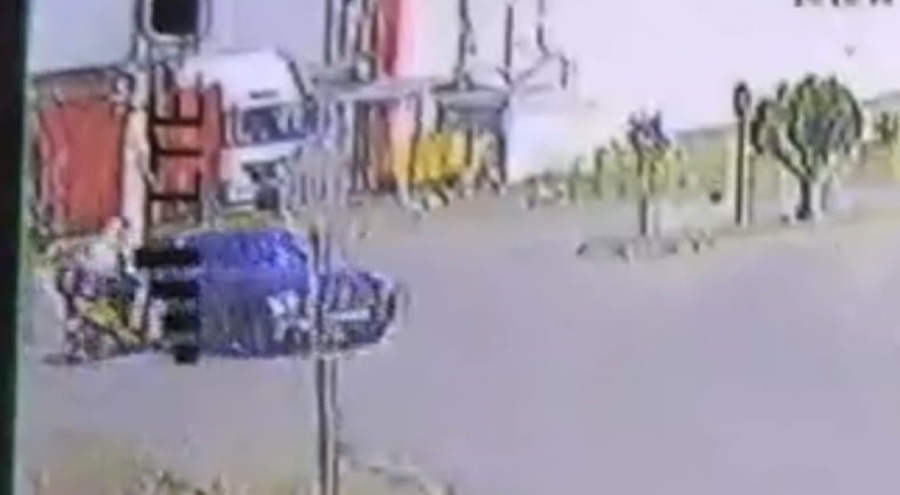 Bursa'da otomobil ve motosiklet çarpıştı!