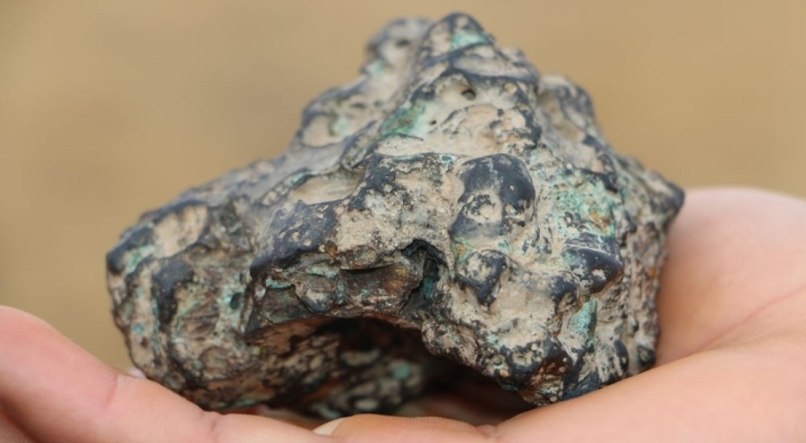 Diyarbakır'a düşen göktaşı satışa konuldu