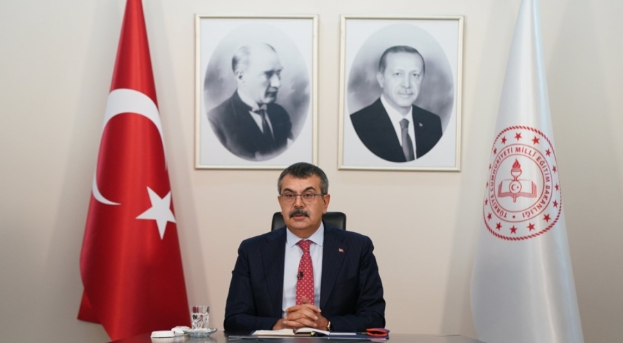 Milli Eğitim Bakanı Tekin: Öğrencilerimizin sınıflarda cep telefonu kullanmalarını engelledik