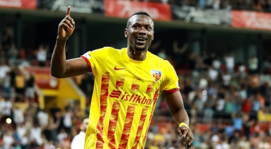 Mame Thiam tarihe geçti