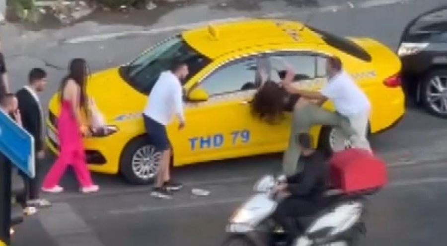 Taksici ve kadınlar arasında tekmeli kavga!