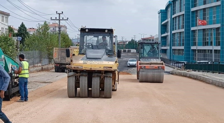 Bursa Yenişehir'de yol çalışmaları sürüyor