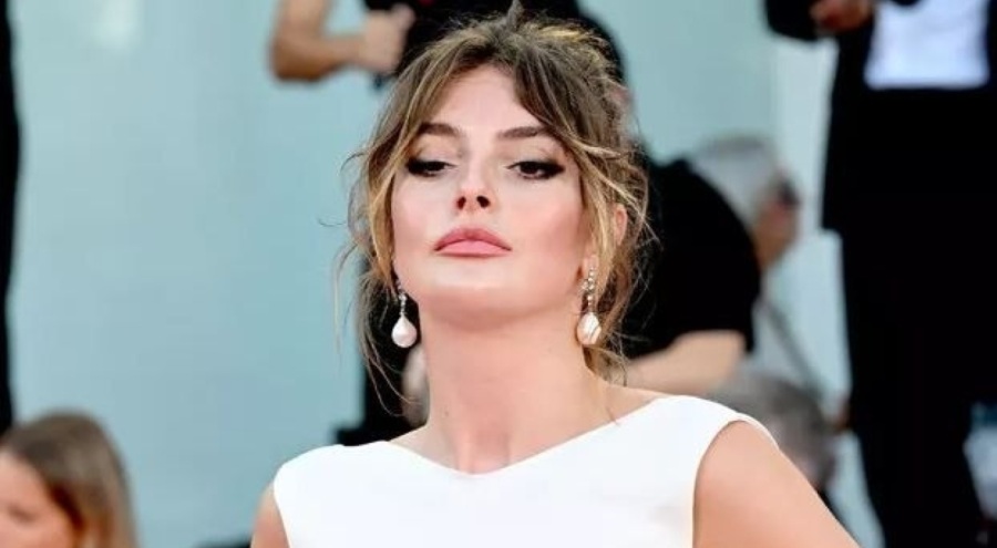 Venedik Film Festivali'ne giden Melis Sezen'in hareketleri gündem oldu