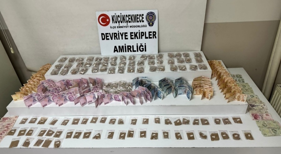 Motosikletle uyuşturucu ticareti polise takıldı