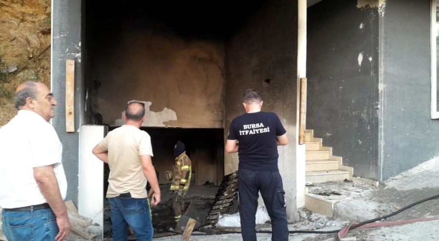 Bursa Mudanya'da çıkan yangınlar korkuttu!