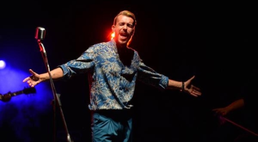 Cem Adrian: Burası çiftleşebileceğiniz bir konser değil