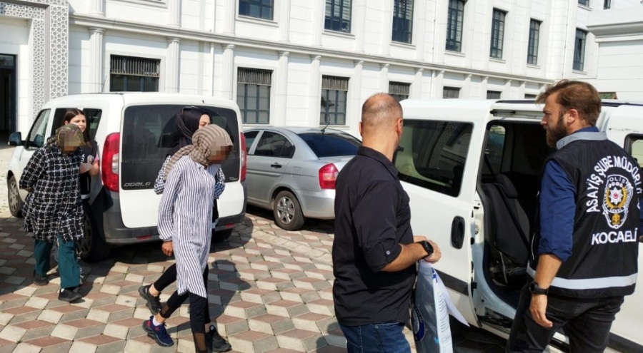 180 bin TL'lik ziynet eşyayı çalıp kaçan kadınlar yakalandı!