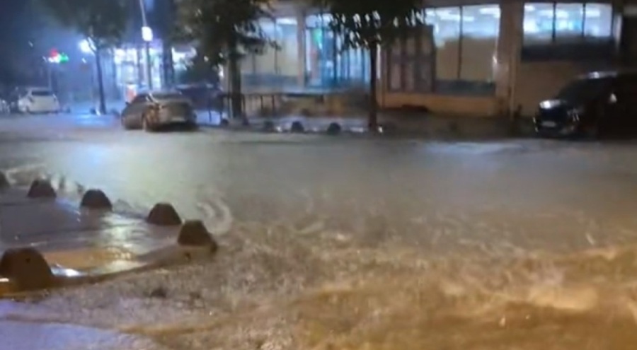 İstanbul'da kuvvetli sağanak: Valilikten vatandaşlara kritik uyarı