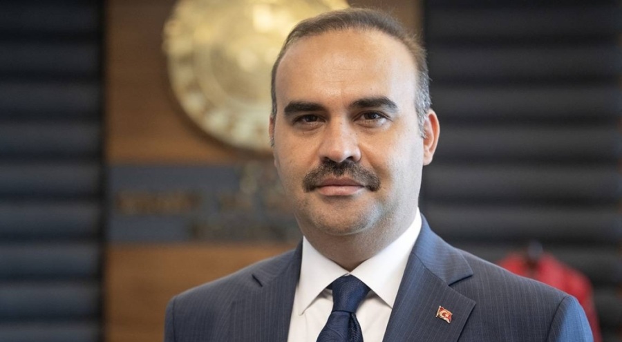 Sanayi ve Teknoloji Bakanı Kacır'dan gençlere vergisiz telefon açıklaması