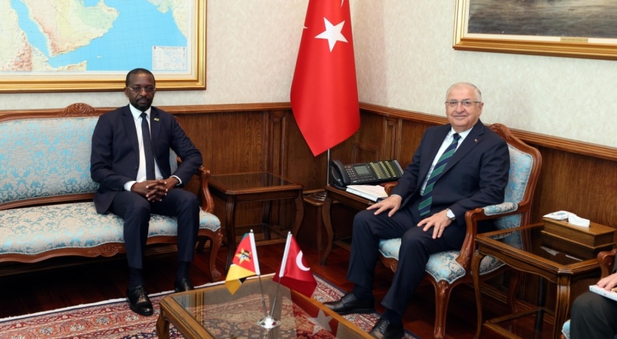 Bakan Güler, Mozambikli mevkidaşı ile görüştü