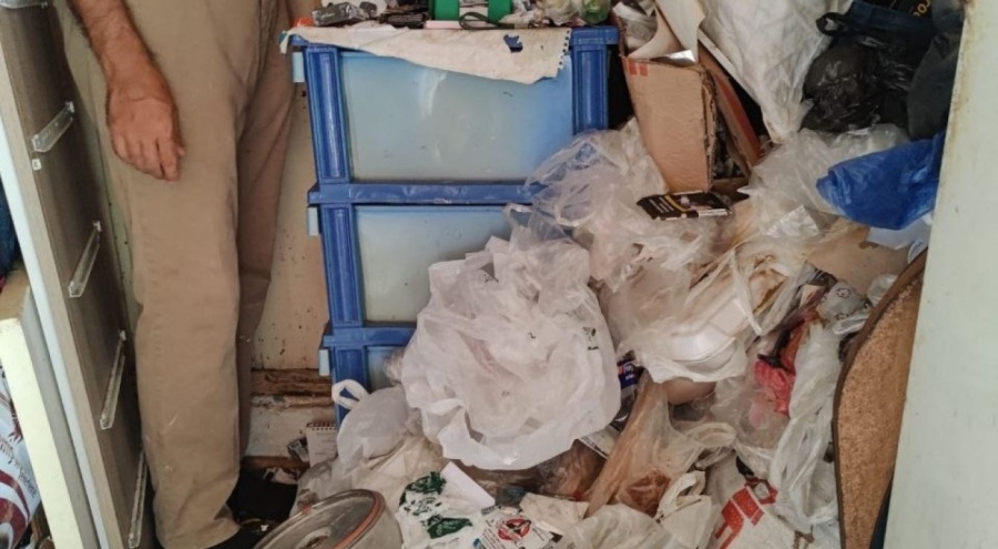 Bursa'da kötü koku mahalleliyi bezdirmişti! Kamyon dolusu çöp çıktı