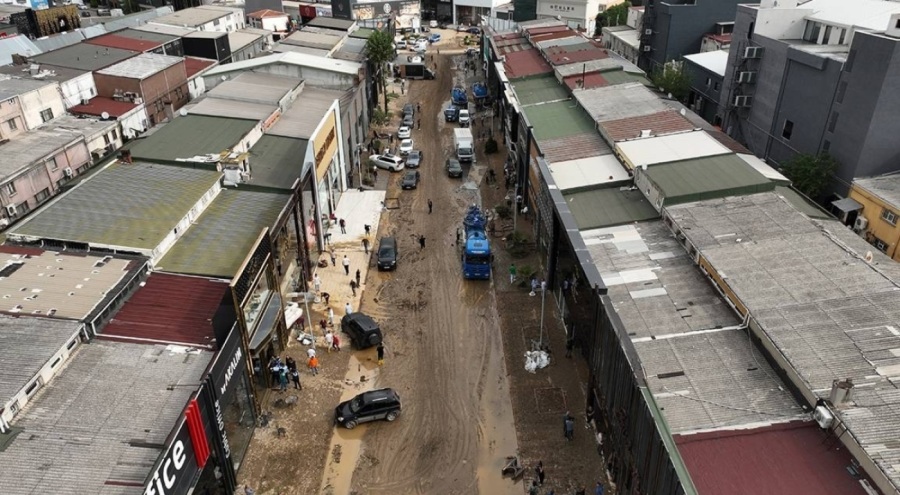 Bakan Yerlikaya'dan selin vurduğu İstanbul'la ilgili son durum açıklaması!