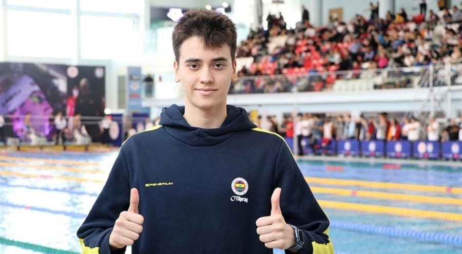 Milli yüzücü Kuzey Tunçelli, dünya şampiyonu oldu