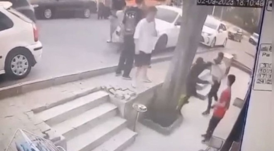 Berberde çıkan sıra kavgasında atılan yumruk, acı sonu oldu!